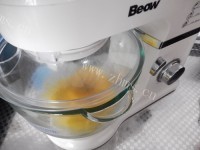 美味佳肴般的老式鸡蛋糕做法图解3)