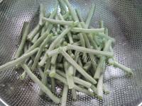 DIY凉拌豇豆做法图解1)