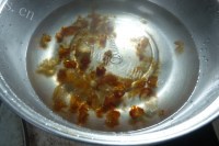 甜蜂蜜桃胶冰粉做法图解2)