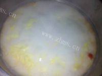 美味的西红柿紫菜蛋花汤做法图解6)
