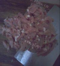 酥嫩豆角炒肉丝做法图解3)