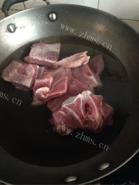 美味的红豆莲藕猪骨汤做法图解2)