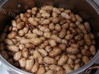 下酒菜五香花生做法图解4)