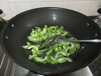 「DIY美食」苦瓜炒肉片做法图解6)