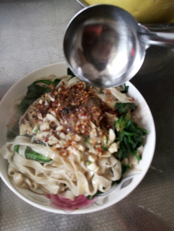 独特的油泼面