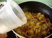 家常菜肉丝炒酸菜粉做法图解8)