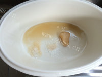 美味的苦瓜黄豆排骨汤做法图解2)