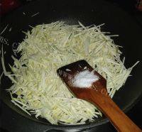 养生的茭白炒肉丝做法图解9)