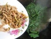 好吃的豇豆炒肉丝做法图解11)