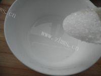 色味俱全的黄瓜拌皮蛋做法图解6)