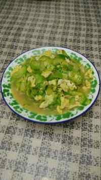 特色美食西葫芦炒鸡蛋做法图解8)