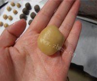 自制广式豆沙月饼做法图解9)