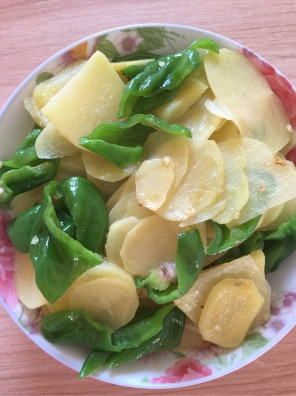 喷香的青椒土豆片