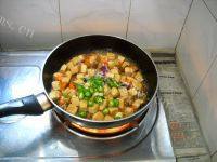 家常菜香菇肉末烧豆腐做法图解14)
