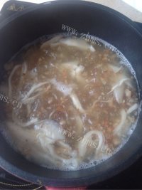 鲜美豌豆苗肉丁米线做法图解3)