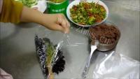 美味的糯米饭团做法图解9)