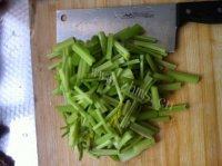 「DIY美食」芹菜炒肉丝做法图解2)