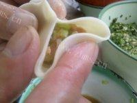 常吃不腻的芹菜猪肉饺子做法图解9)