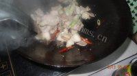 家常菜鸡腿菇炒肉片做法图解6)