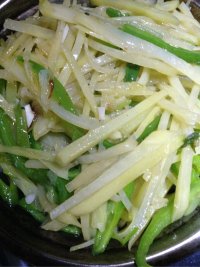 家常菜尖椒土豆丝