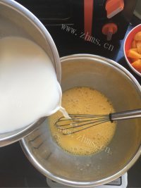 自制芒果千层蛋糕做法图解5)