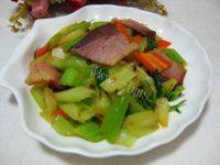腊肉炒西芹
