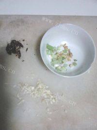 营养丰富的鱼香白菜做法图解2)