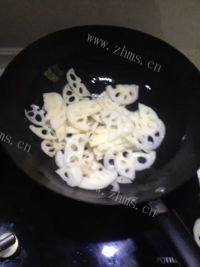 香脆的炒藕片做法图解3)