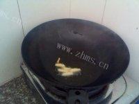 味道不错的鲫鱼豆腐汤做法图解2)