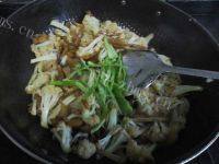 营养丰富腊肉炒花菜做法图解11)