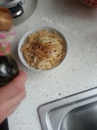 美味的拌面做法图解5)