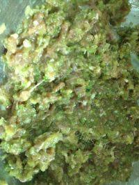 自己做的芹菜肉包子做法图解4)