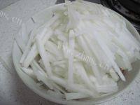 好吃不腻的清炒白萝卜做法图解1)