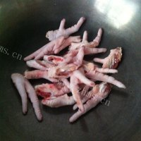 美味的香糟凤爪做法图解1)