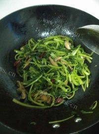 美味的小油白菜炒香茹做法图解5)