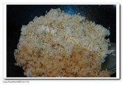 美味的虾油炒饭做法图解4)