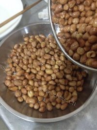 下酒菜香酥花生米做法图解7)