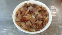 家常菜香肠炒荷兰豆做法图解3)
