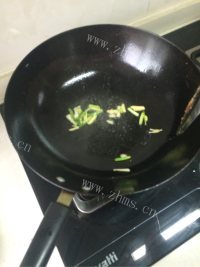 家常葱香大排做法图解4)