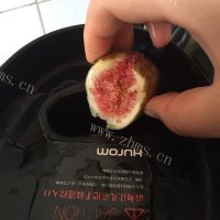 孩子爱吃无花果香蕉奶昔做法图解3)