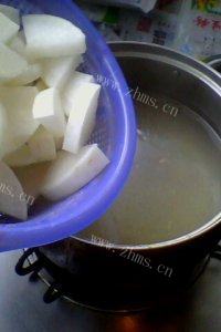 「DIY美食」萝卜排骨汤做法图解7)