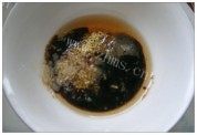 美味的红鲟蒸粉丝做法图解3)