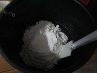 自制绿豆沙月饼做法图解2)