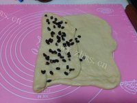 自制蜜豆面包卷做法图解7)