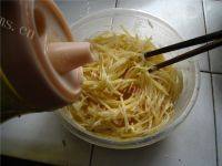 自己做的土豆丝鸡蛋饼做法图解4)