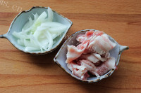 DIY韩式泡菜年糕做法图解1)