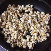 喷香的奶油爆米花做法图解7)