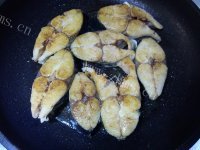 美味鲅鱼炖蒜薹做法图解7)