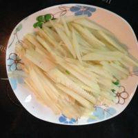 家常菜土豆肉丝做法图解1)