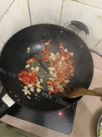 唇齿留香的高笋炒肉做法图解3)